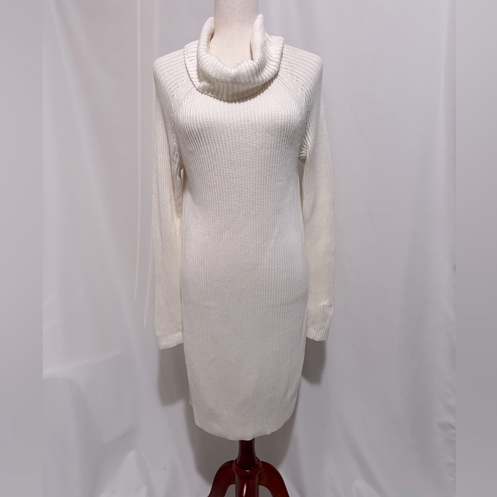 Kensie Long Sleeve Ribbed Knit Turtleneck Sweater Dress. Size: M